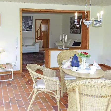 Holiday home Stunning In With Kitchen Gelting